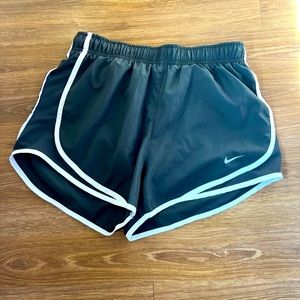 Women’s Nike dri-fit tempo shorts
